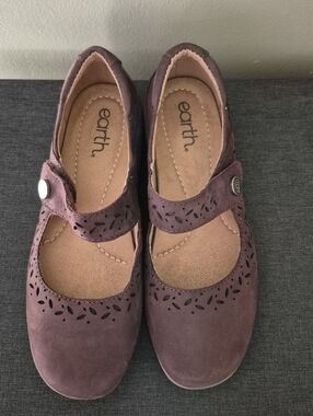 EUC Brown Leather Mary Jane Shoes, 6M